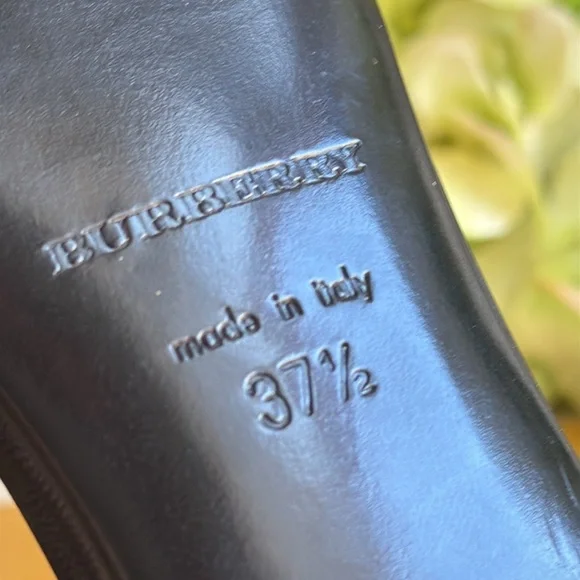 NWOT! Burberry Slide Sandals in Black Leather - Picture 11 of 14